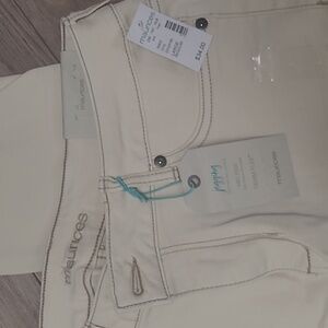 Maurices Creme Jeggings Size Large